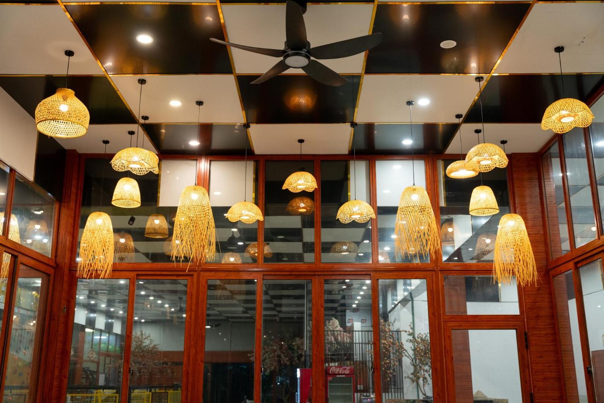 Sunny Bungalow & Hotel Нин Бин Екстериор снимка