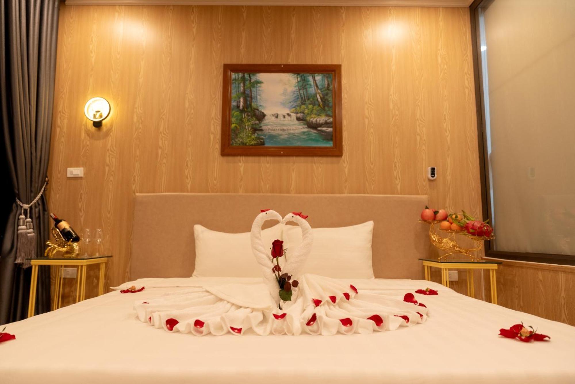 Sunny Bungalow & Hotel Нин Бин Екстериор снимка