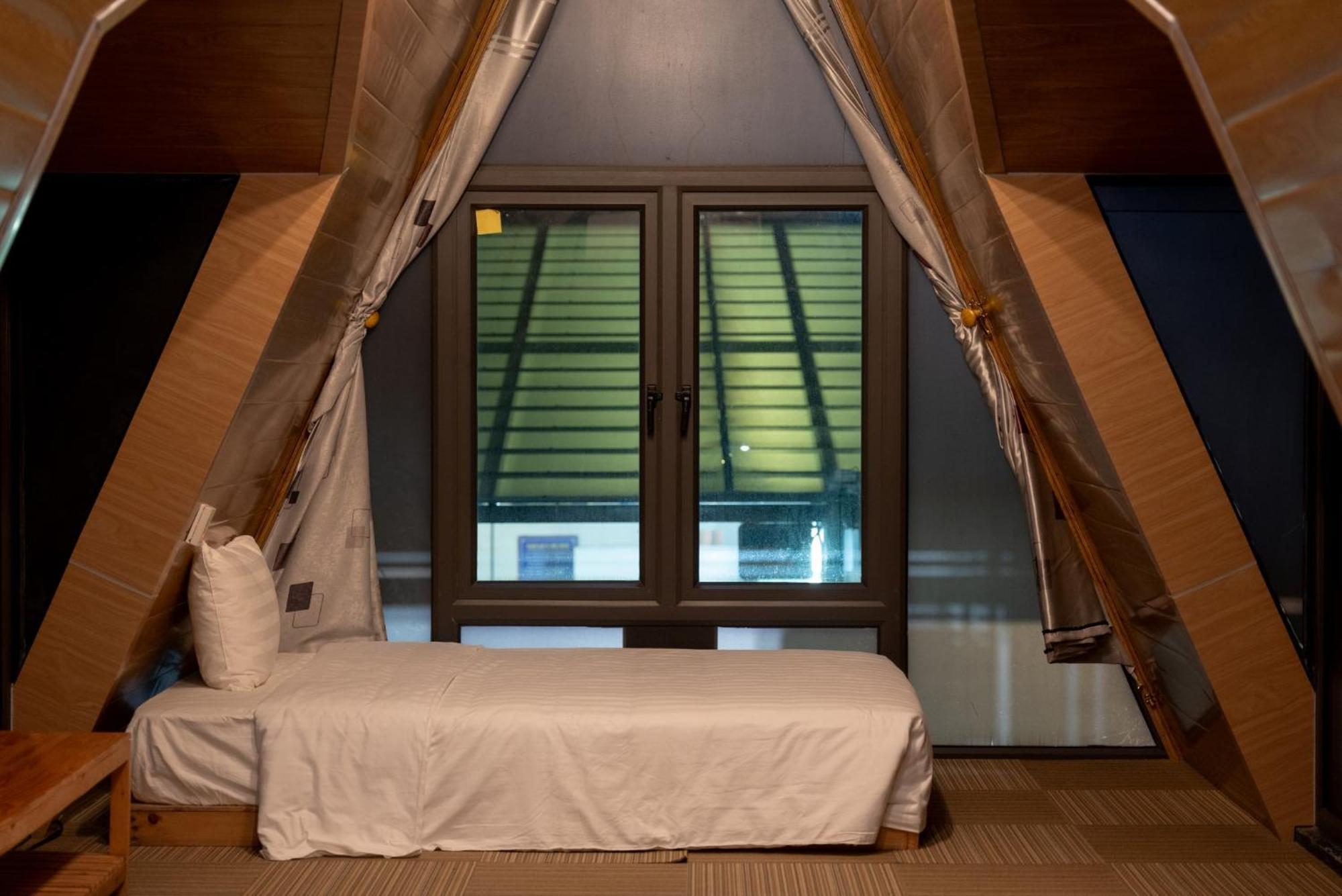Sunny Bungalow & Hotel Нин Бин Екстериор снимка